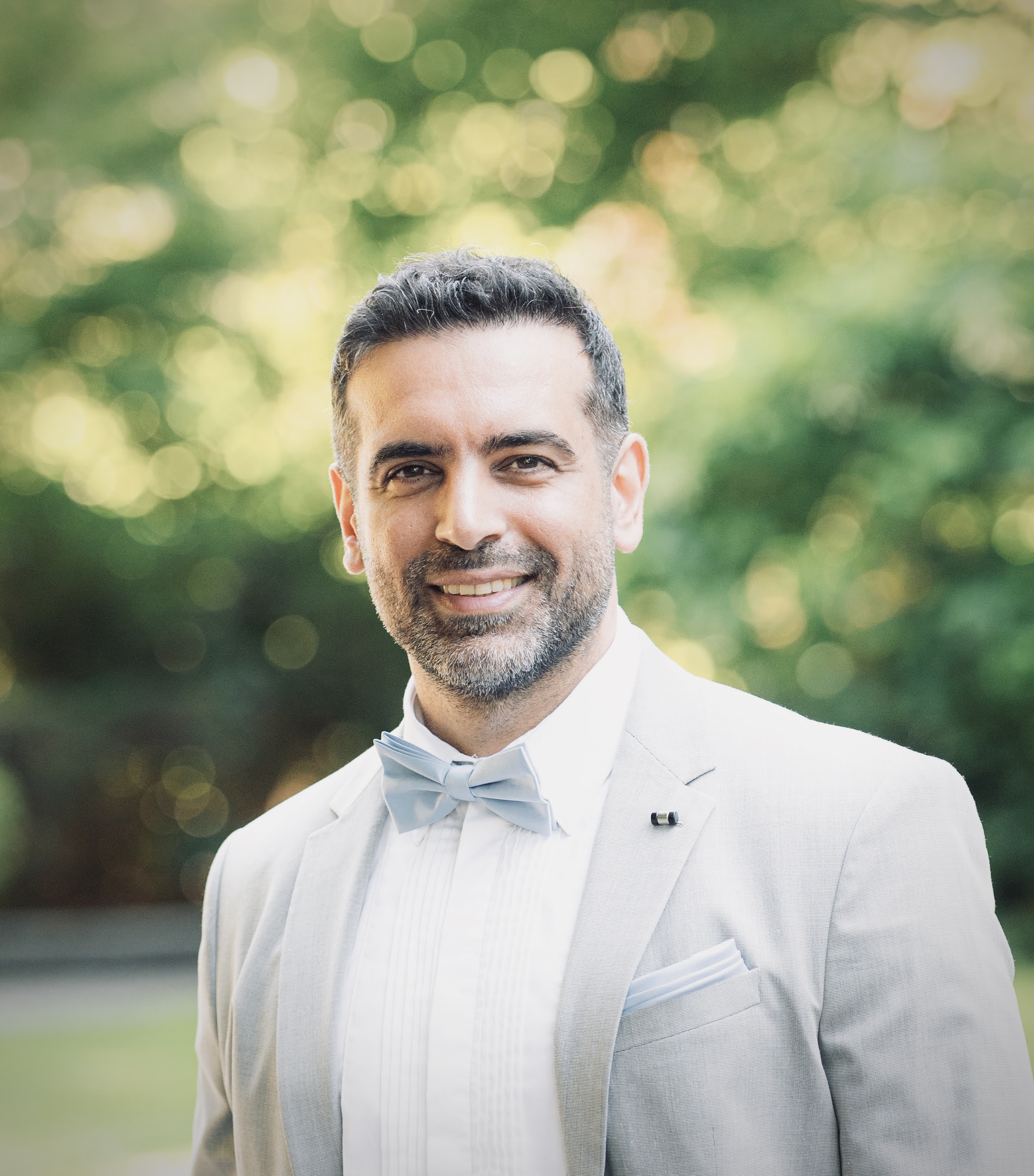 احسان شیرخانی